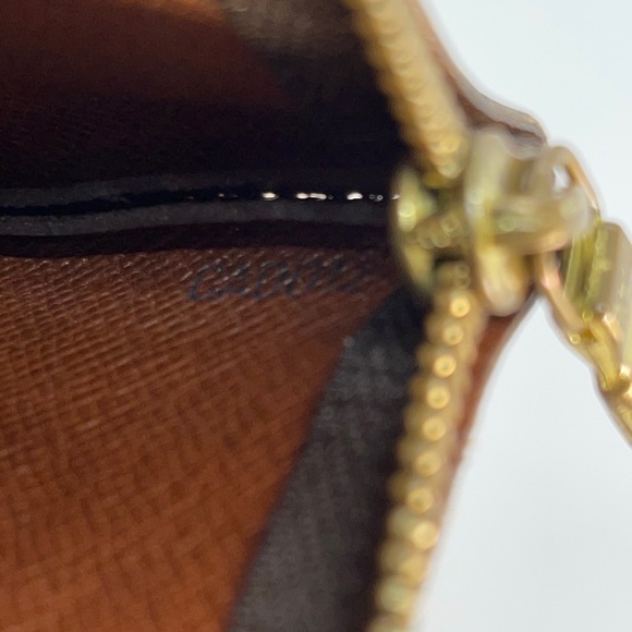 Authentic Louis Vuitton key pouch Monogram - Picture 7 of 11